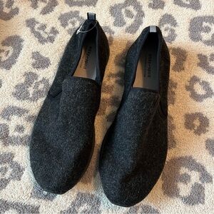 Women’s Easy Spirit gray slip on shoes size 9